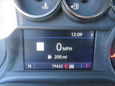 Used 2021 Chevrolet Silverado 1500 LTZ image 29