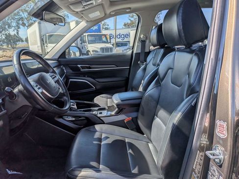 Used 2025 Kia Telluride S image 15