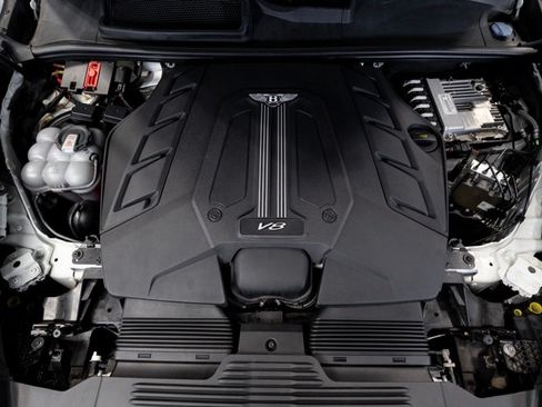 Used 2022 Bentley Bentayga AWD/4WD image 68