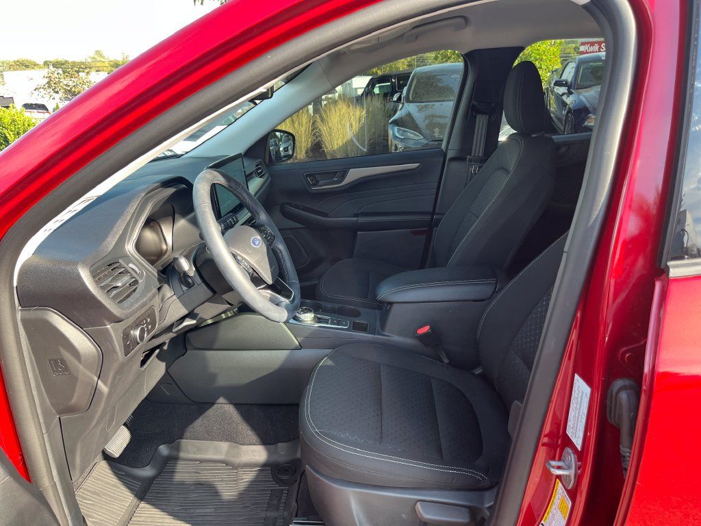 Used 2026 Ford Escape Active w/ Tech Pack #1 FWD image 27