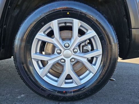 Used 2021 Jeep Grand Cherokee L Limited image 38