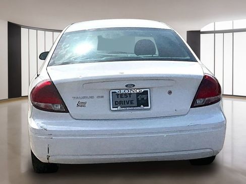 Used 2007 Ford Taurus SE FWD image 4