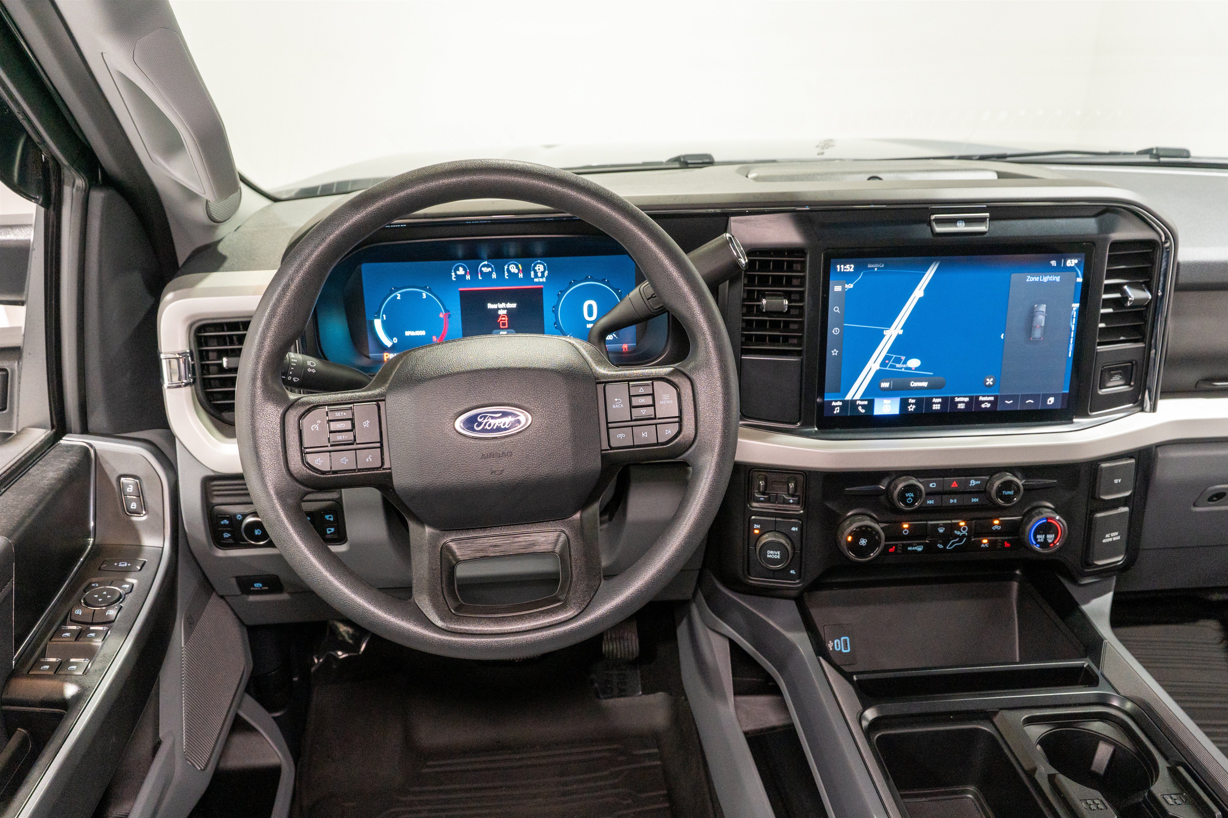 Used 2026 Ford F350 XLT w/ XLT Premium Package AWD/4WD image 14