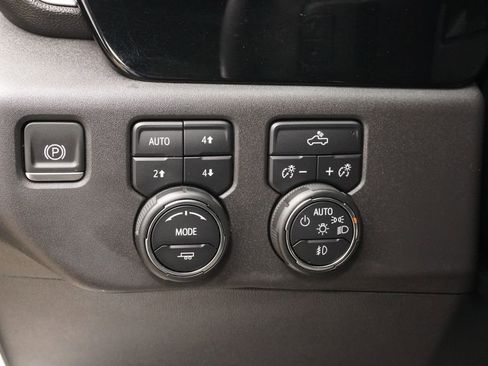 Used 2023 Chevrolet Silverado 1500 LT Trail Boss w/ Convenience Package II image 26