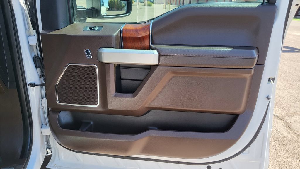 Used 2017 Ford F350 King Ranch w/ King Ranch Ultimate Package AWD/4WD image 18