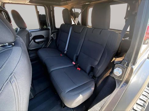 Used 2022 Jeep Wrangler Unlimited Sport AWD/4WD image 19