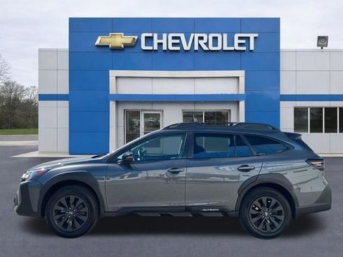 Used 2023 Subaru Outback Onyx Edition AWD/4WD image 3