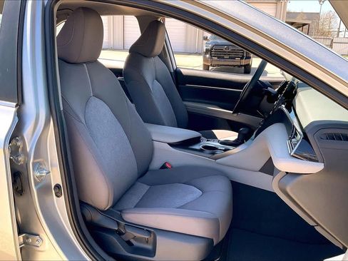 Used 2023 Toyota Camry LE image 10
