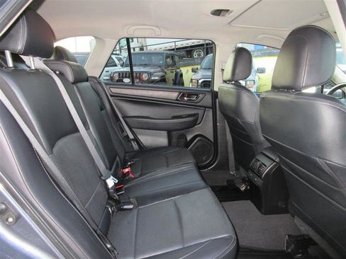 Used 2017 Subaru Outback 2.5i Limited image 30
