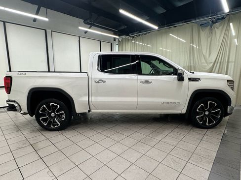 Certified 2025 GMC Sierra 1500 SLT w/ SLT Convenience Package image 5