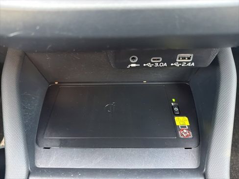 Used 2025 Subaru Forester Limited image 39