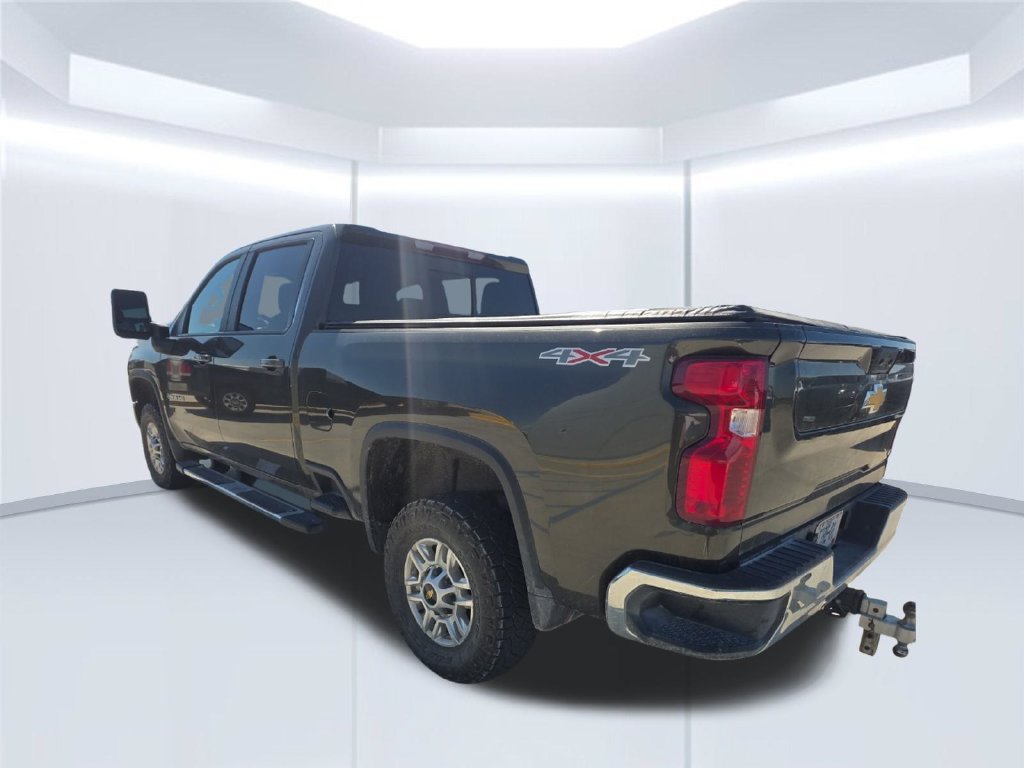 Used 2022 Chevrolet Silverado 2500 LT w/ Convenience Package AWD/4WD image 5