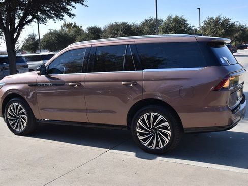 Certified 2025 Lincoln Navigator Black Label image 11