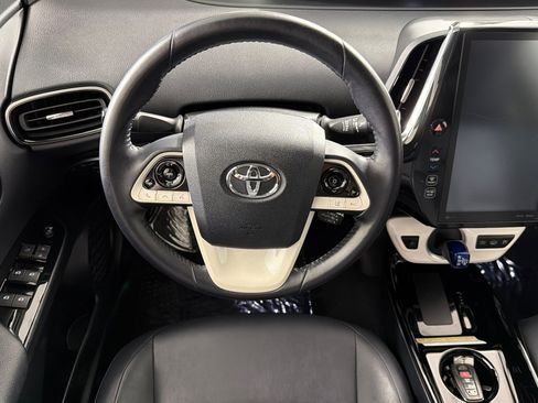 Used 2018 Toyota Prius Prime Premium w/ Preferred Accessory Package FWD image 13