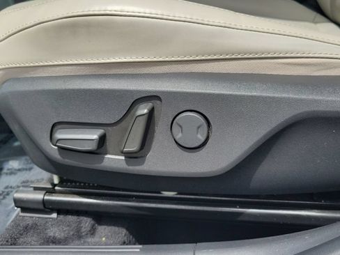 Used 2023 Kia Niro EX FWD image 16