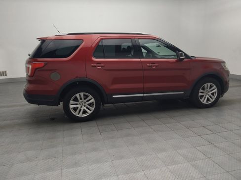 Used 2018 Ford Explorer XLT w/ Equipment Group 201A image 10
