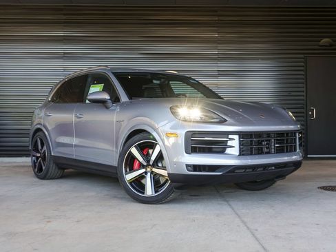 New 2026 Porsche Cayenne S AWD/4WD image 9
