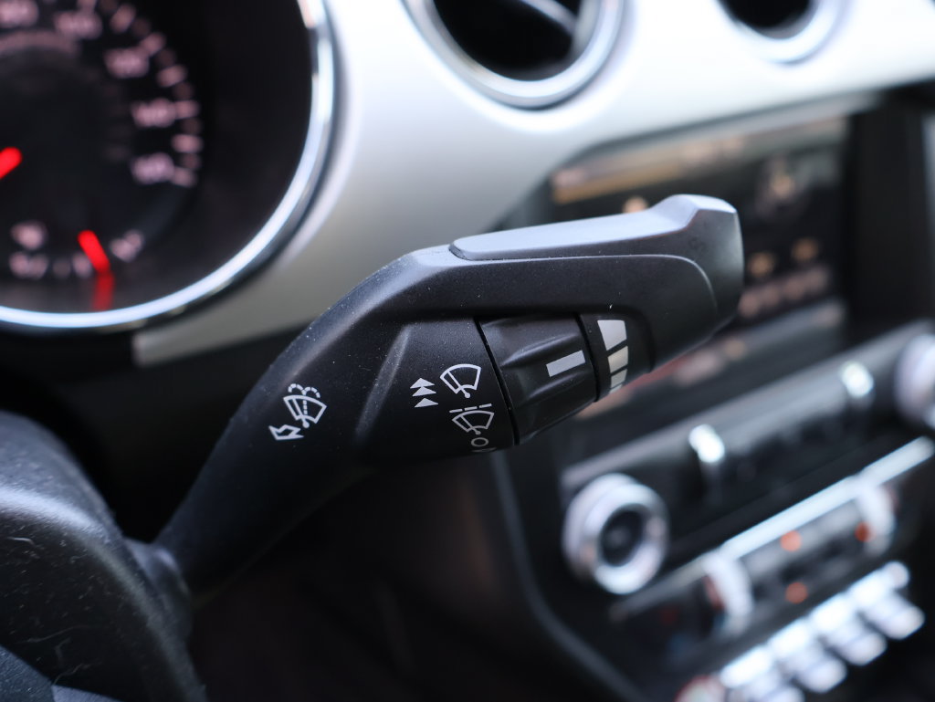 Used 2015 Ford Mustang GT Premium RWD image 31