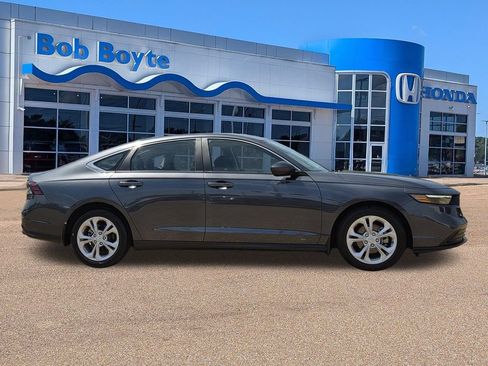 Certified 2025 Honda Accord LX image 4
