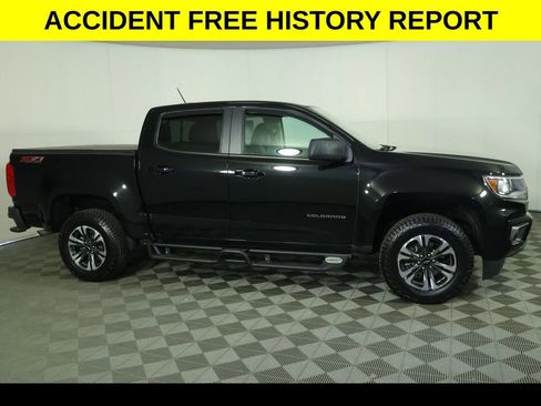 Used 2022 Chevrolet Colorado Z71 AWD/4WD image 2