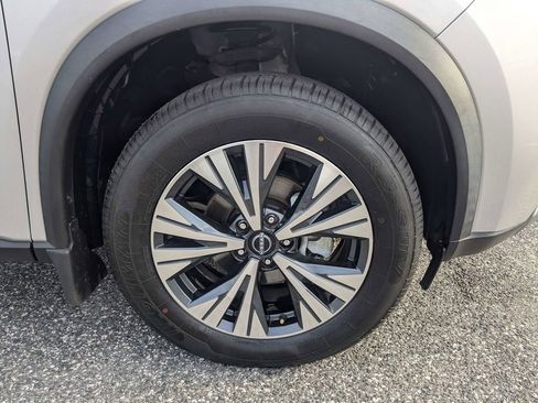 Used 2023 Nissan Rogue SV w/ SV Premium B Package FWD image 11