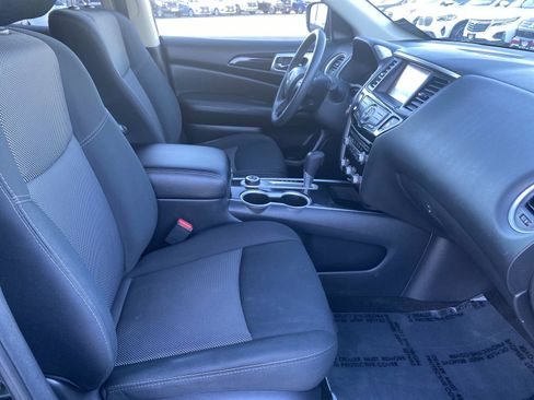 Used 2018 Nissan Pathfinder SV image 21