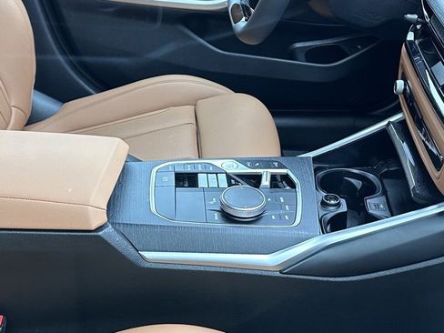 Used 2025 BMW 330i Sedan w/ Convenience Package image 6