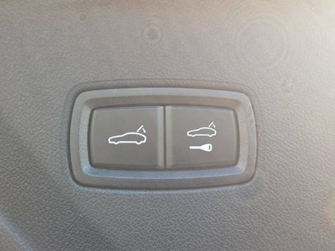 Used 2024 Porsche Cayenne AWD/4WD image 13