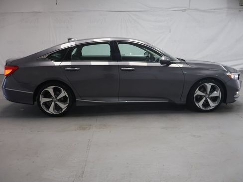 Used 2018 Honda Accord Touring image 8