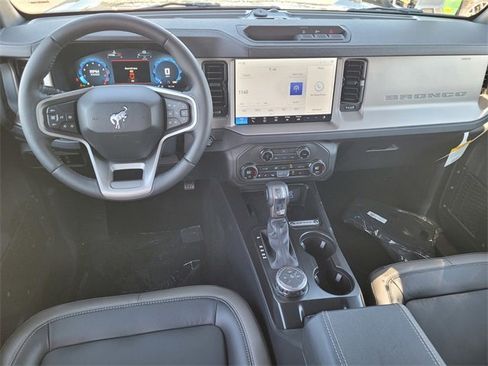 New 2025 Ford Bronco Outer Banks image 7