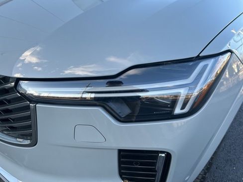 Used 2025 Volvo XC90 B5 Plus image 8