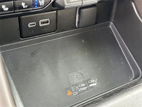 Used 2023 GMC Yukon SLT image 38