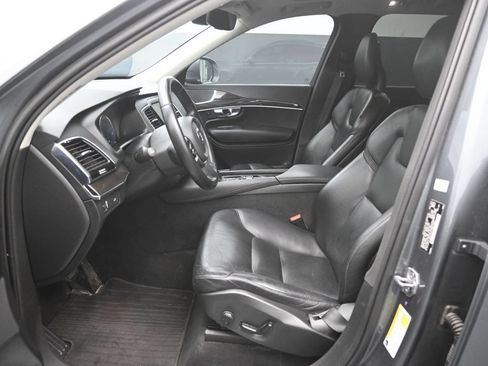 Used 2018 Volvo XC90 T6 Momentum w/ Convenience Package AWD/4WD image 17