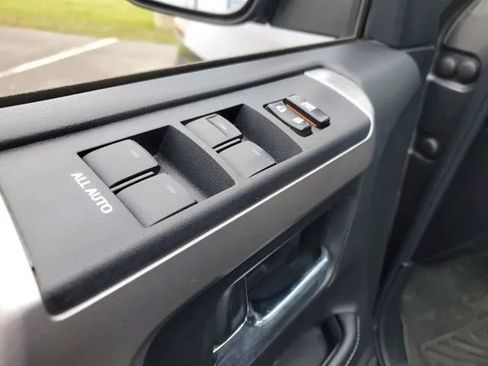 Used 2018 Toyota 4Runner SR5 Premium image 18