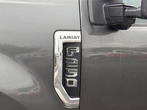 Used 2017 Ford F250 Lariat w/ Lariat Ultimate Package image 11