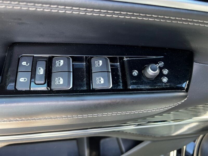 Used 2024 Jeep Grand Wagoneer L 4WD image 31