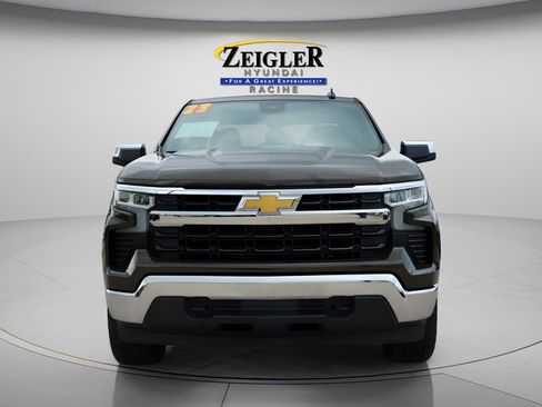Used 2023 Chevrolet Silverado 1500 LT AWD/4WD image 2