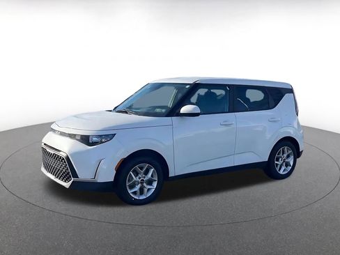 Used 2025 Kia Soul LX w/ LX Technology Package image 8