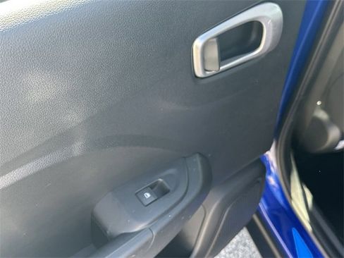 Certified 2025 Hyundai Venue SEL image 14