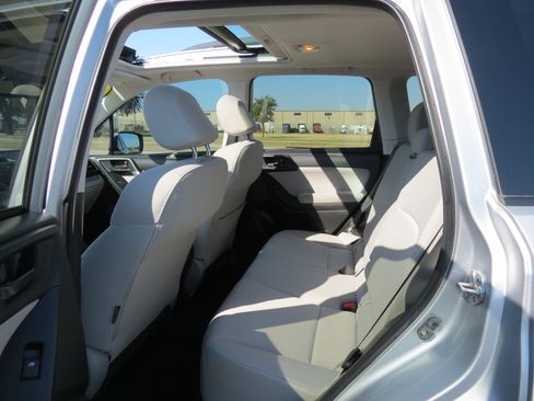 Used 2015 Subaru Forester 2.5i Premium w/ All-Weather Package image 29