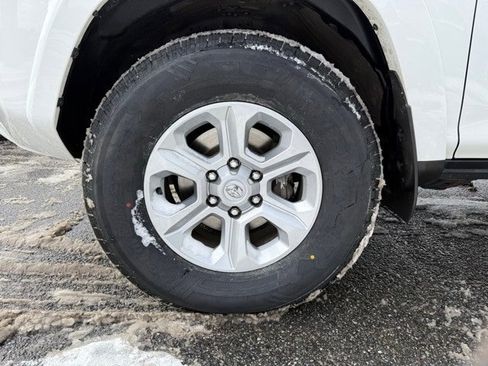 Used 2022 Toyota 4Runner SR5 Premium image 37