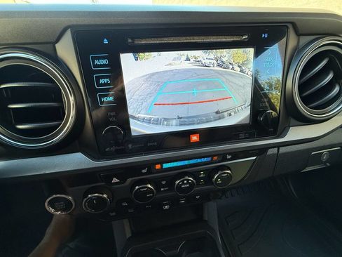Used 2019 Toyota Tacoma TRD Sport AWD/4WD image 34
