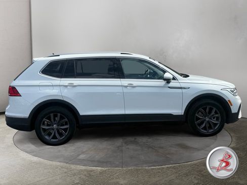 Used 2024 Volkswagen Tiguan SE AWD/4WD image 8