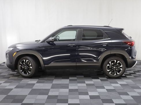 Used 2021 Chevrolet TrailBlazer LT w/ Convenience Package FWD image 4