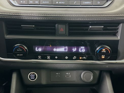 Used 2023 Nissan Rogue SV FWD image 23