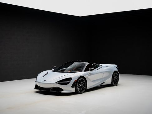 Used 2018 McLaren 720S image 4