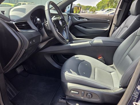 Certified 2023 Buick Enclave Essence FWD image 9