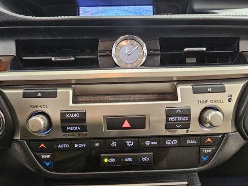 Used 2013 Lexus ES 350 w/ Ultra Luxury Pkg FWD image 18