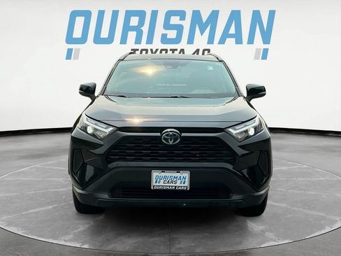 Used 2022 Toyota RAV4 XLE AWD/4WD image 2
