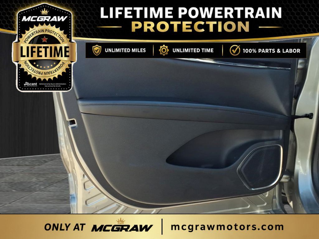 Used 2023 Lincoln Nautilus Reserve AWD/4WD image 21